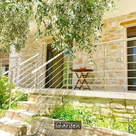 Traditional Private Case de vacanță