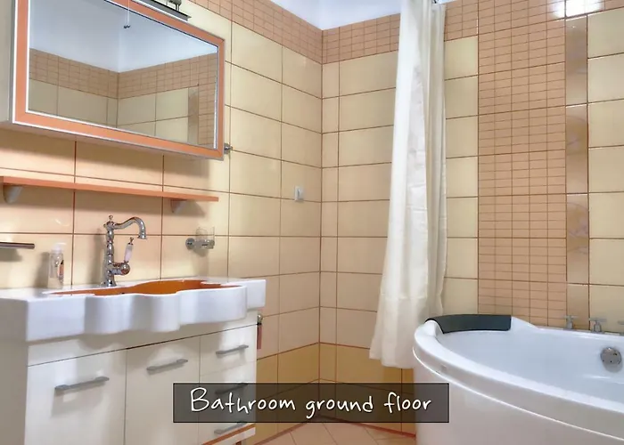 Traditional Private *